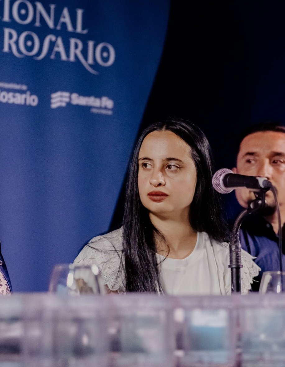 Nombre autora 7